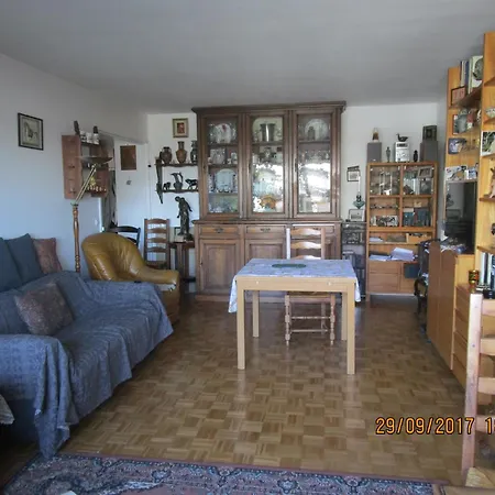 Homestay Calme A Crimee Paris