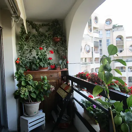 Homestay Calme A Crimee Paris
